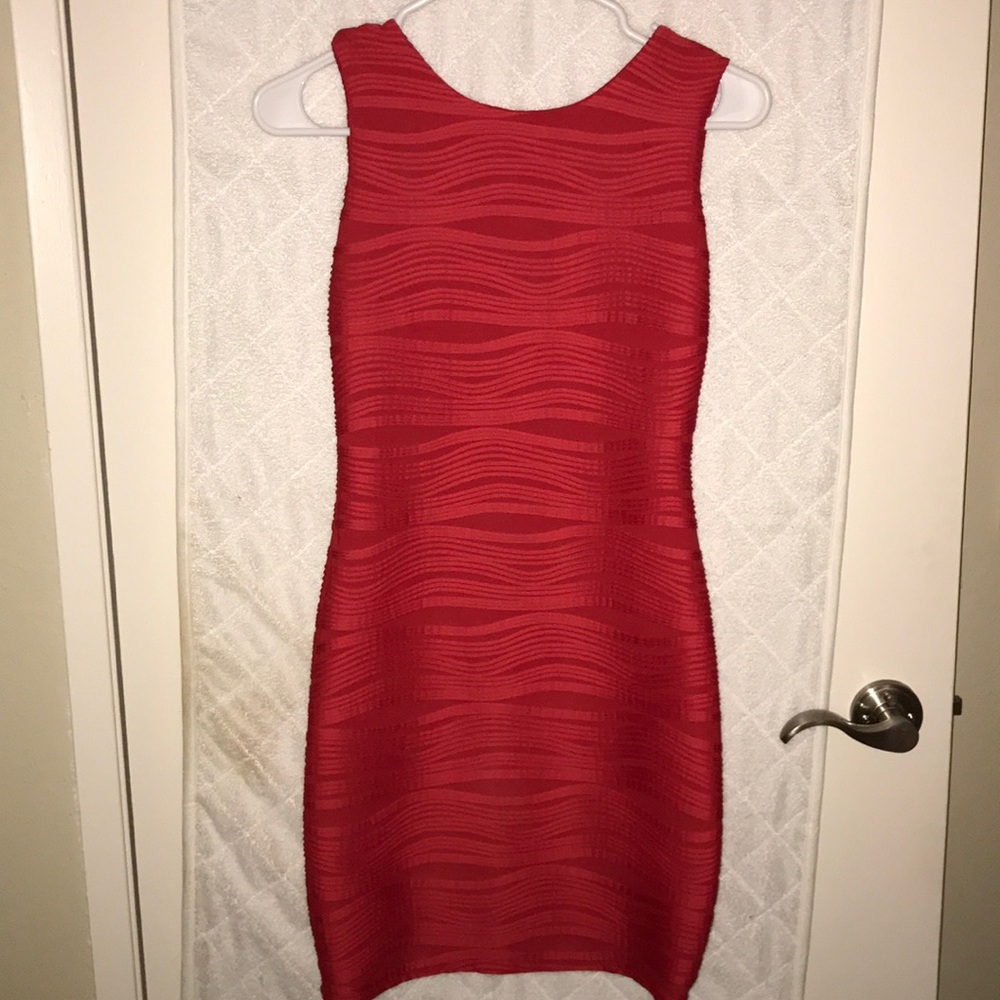 Red bodycon cocktail dress